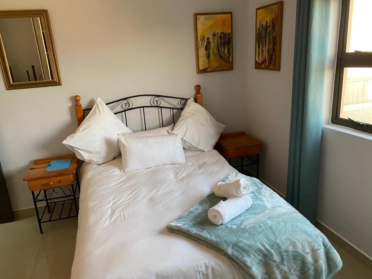 Bed and Breakfast Mukulela à Walvis Bay Extérieur photo